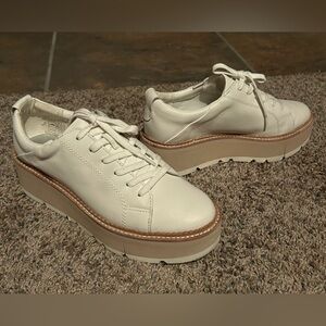 SOLD SOLD SOLD 

Dolce Vita Toyah white Leather Sneaker